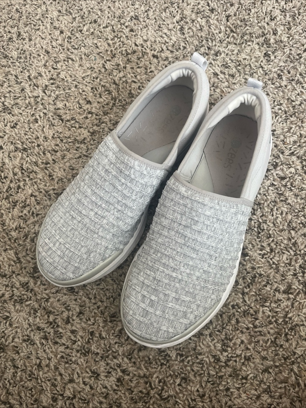 Bzees Glee Slip On ribbed, lite grey knit upper comfortable stretchy Sz 10W